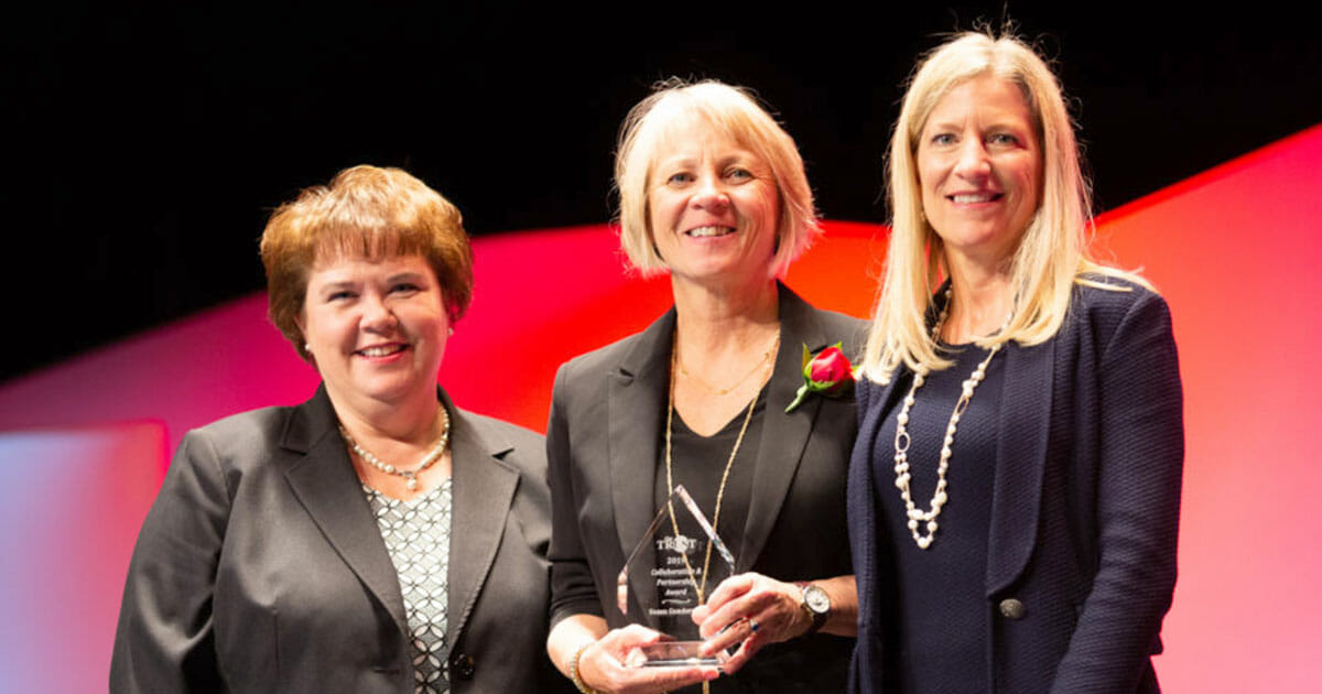 Susan Gunderson recibe un premio